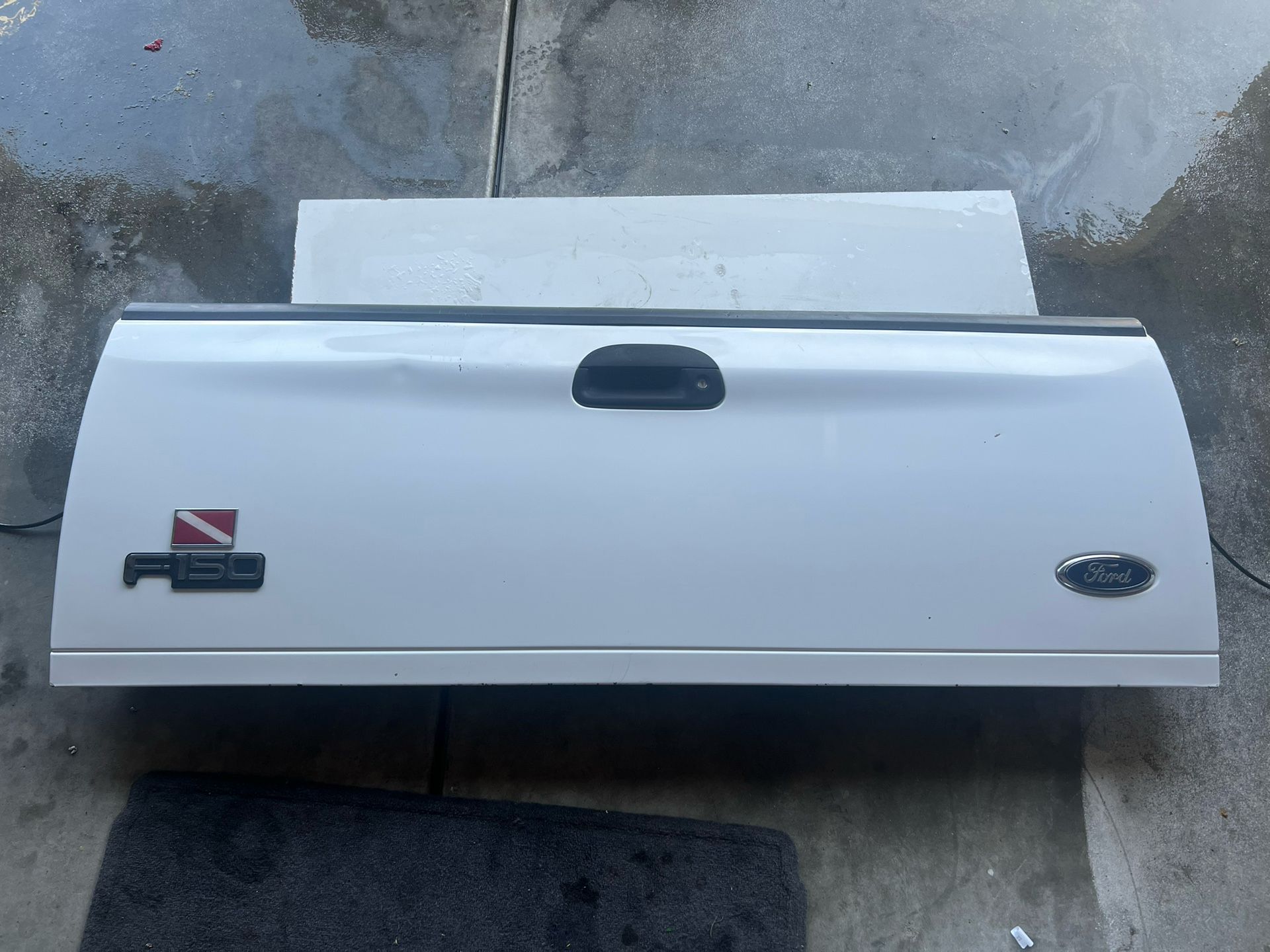 97-2003 Ford F-150 Tailgate White