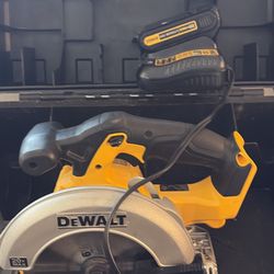 Saw Dewalt