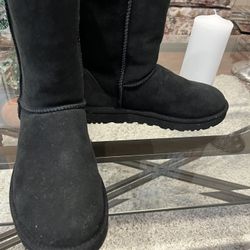 Woman’s UGG’s