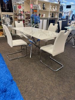 Modern beautiful dining set 5 pcs more colors available 