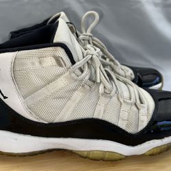 Size 5.5Y Or Size 7 woman’s - Air Jordan 11 Retro 2011 Concord