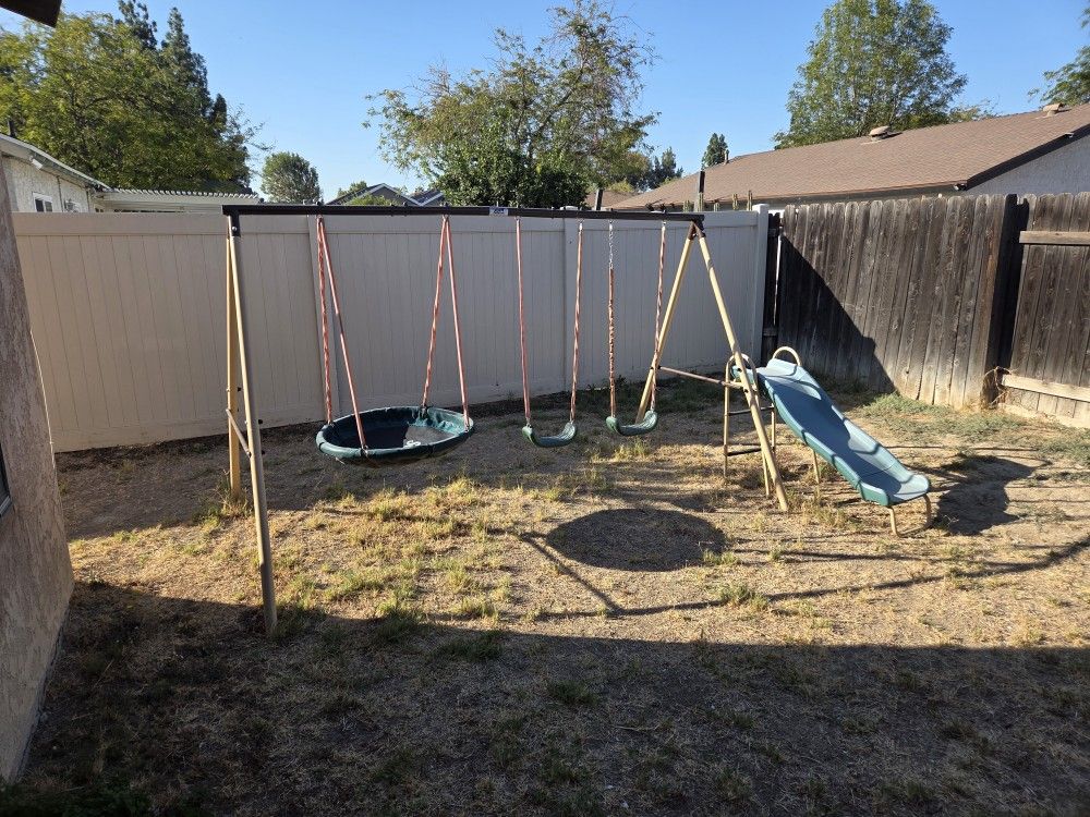 Swing Set With Saucer, 2 Swings And Slide