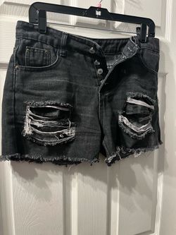 Women’s cutoff shorts
