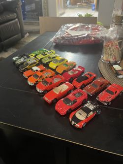 Lot Of Hot Wheels / MatchBox Die Cast Cars