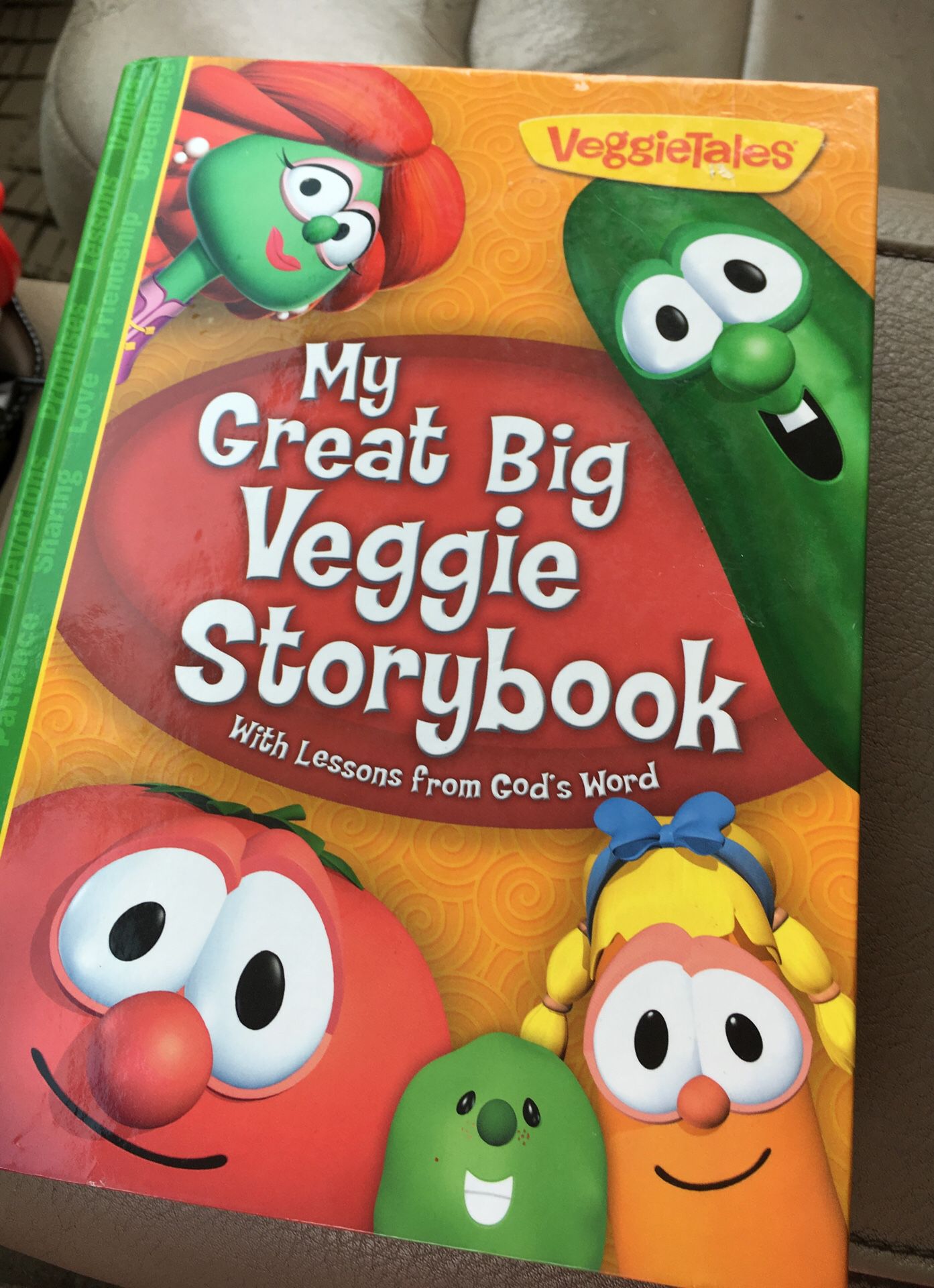 Hard cover clean veggie tales story book