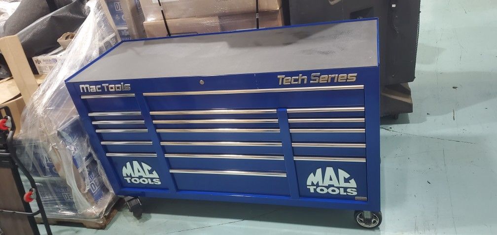 Mac Tech Series 3 Bay Tool Box With Electric Power Drawer.