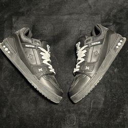  Louis Vuitton Trainer Black Embossed Monogram No box/ Worn Size| EU 45