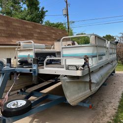 Pontoon Boat