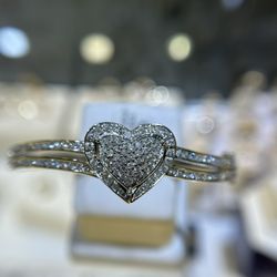 14K WHITE GOLD DIAMOND BANGLE 