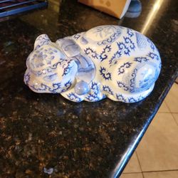 Vintage Blue And White Chinoiseri Porcelain Sleeping Cat