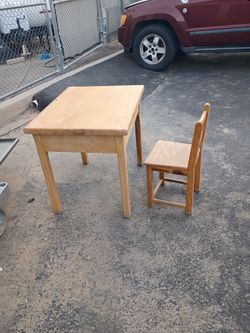 Child desk and chair