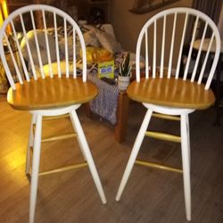 Light Color Wood And White Wood Oak Oval Shape Back Bar Stools Like New