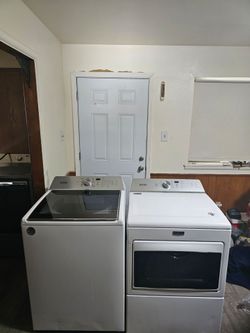 MAYTAG WASHER AND DRYER SET BOTH ELECTRIC XL CAPACITY 5.0 CU CLEAN AND DESINFECTED DELIVERY AVAILABLE FOR EXTRA FEE