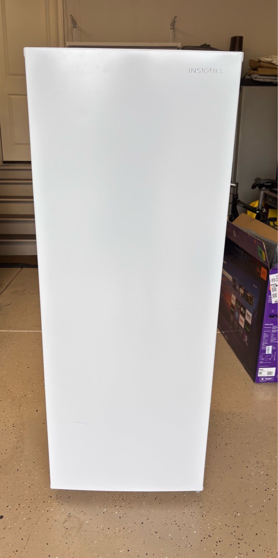 Insignia Upright Freezer 6.5 cu ft