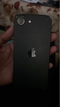 iPhone 16e