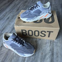 Yeezy 700 Mågnet 