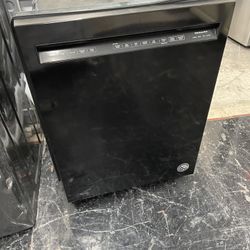 Kitchen Aid Dishwasher In Glossy Black New Open Box