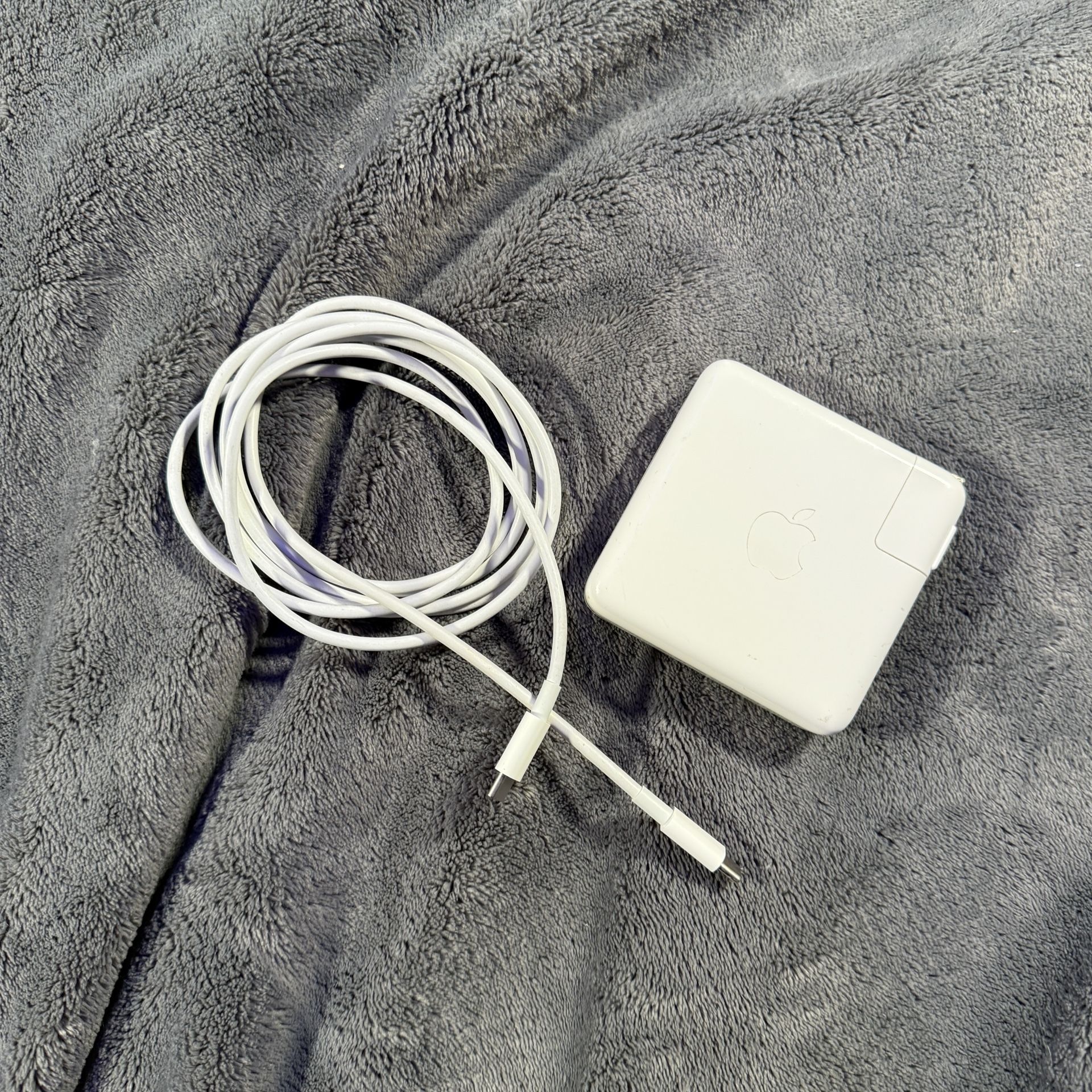 Apple MacBook Pro USB-C Charger