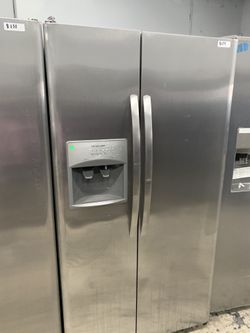 Frigidaire side by side in stainless steel