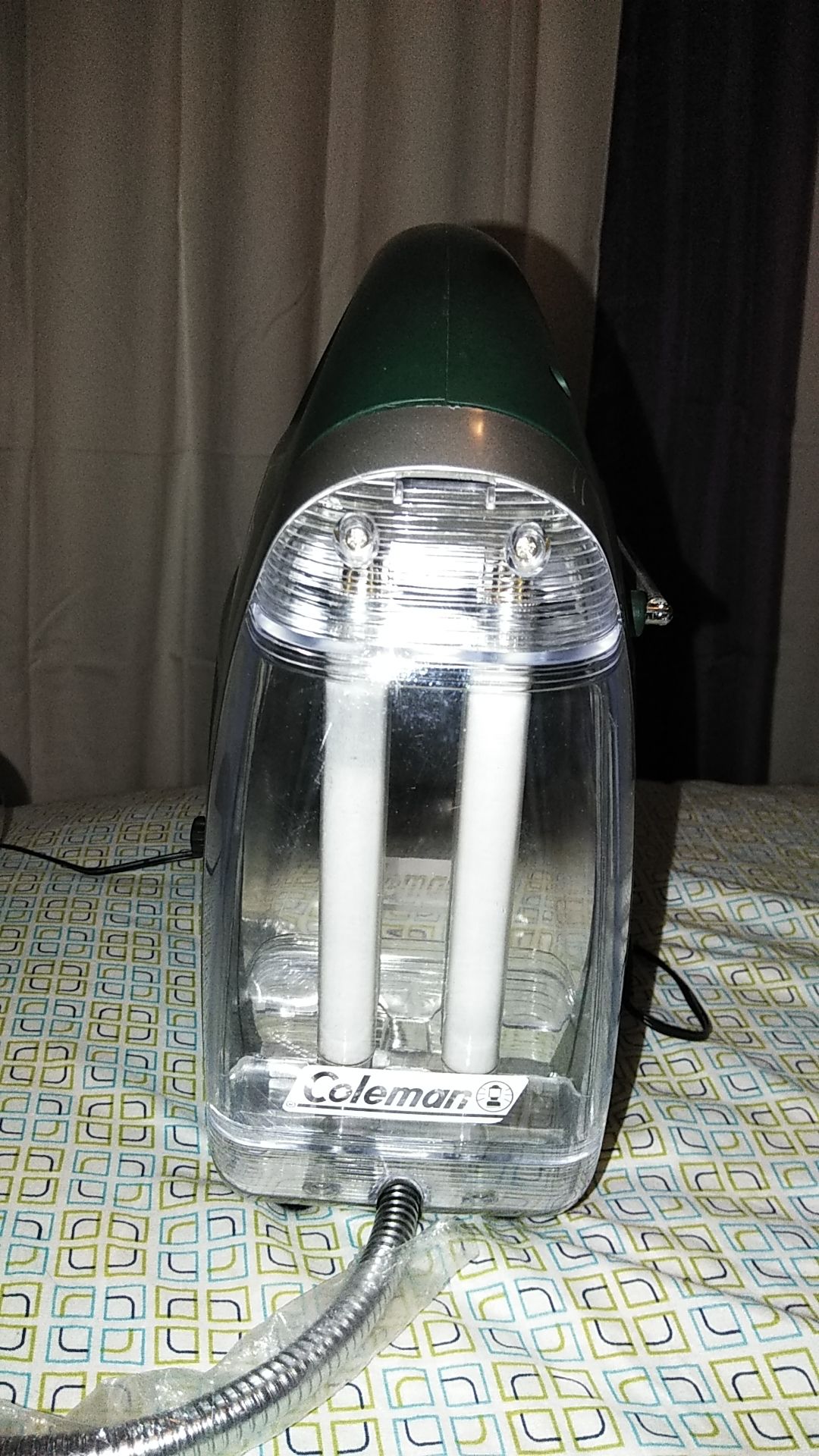 Coleman King Cobra Lantern Radio Tv for Sale in San Elizario, TX