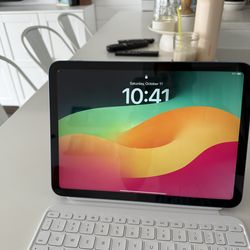 Ipad 10 generation with magic key board