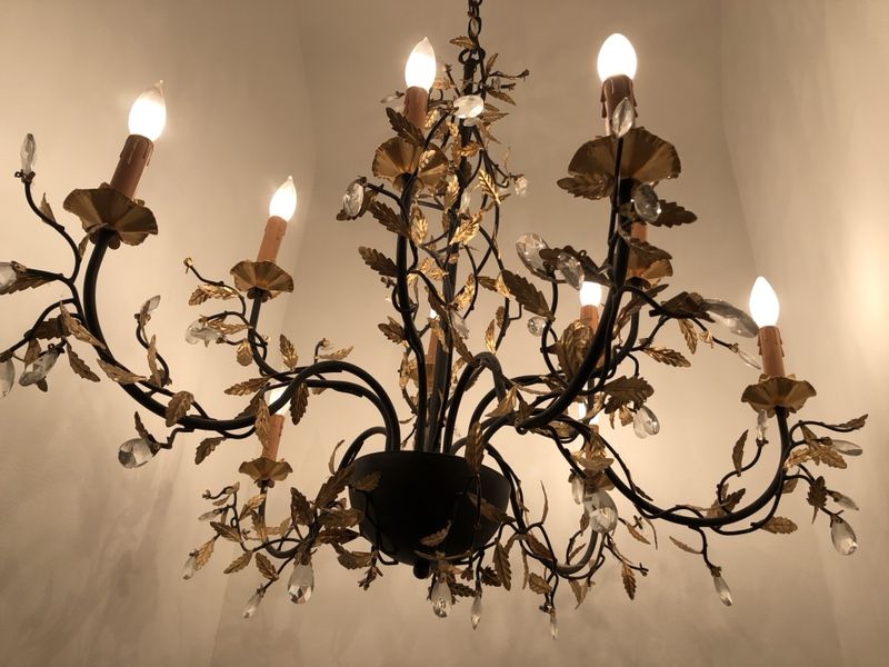 Chandelier Large and Drammatic