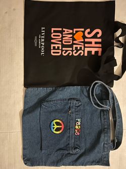 2  Tote bags