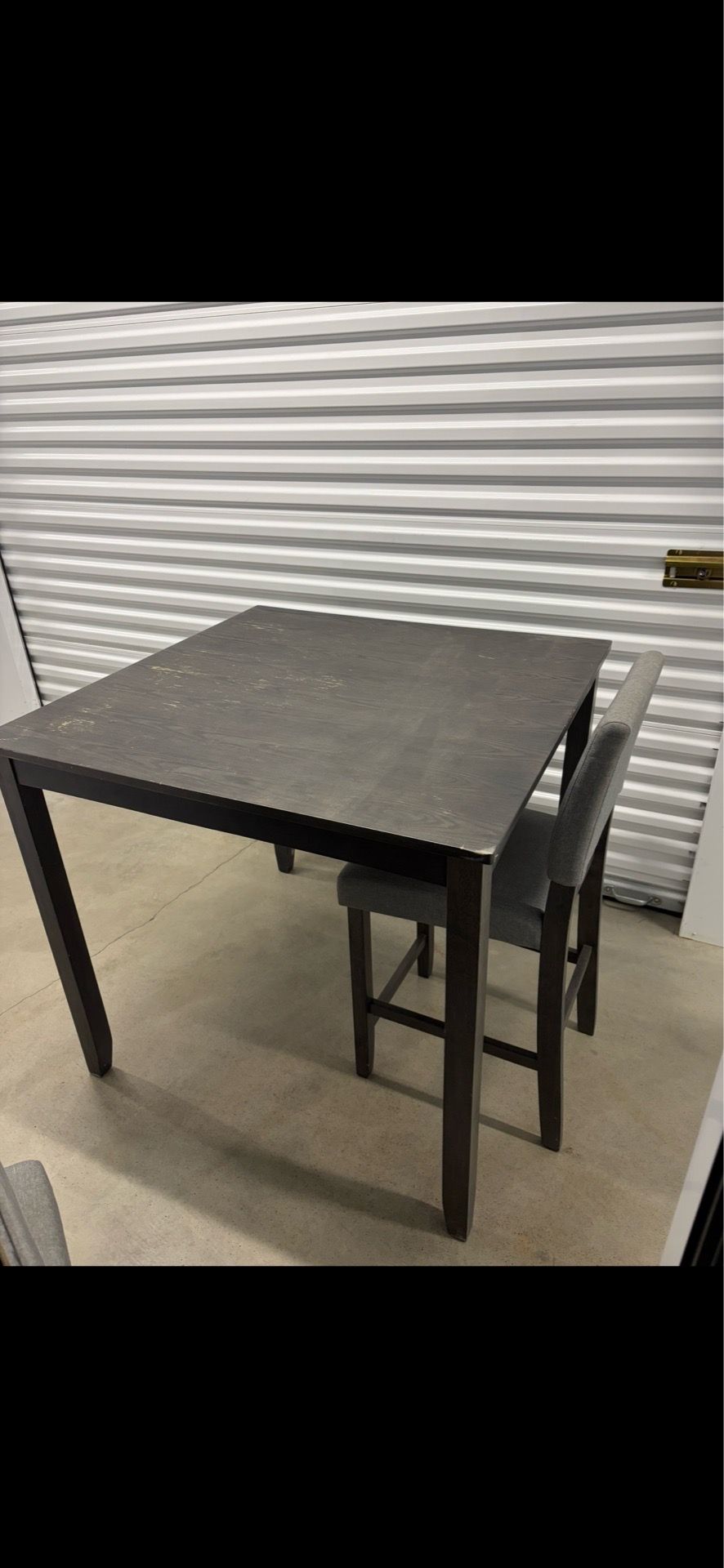 Dining Room Table + 4 Chairs