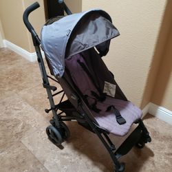 CHICCO LITEWAY STROLLER. LIKE NEW.  $40