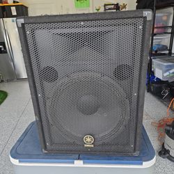 Yamaha BR15 800 Watt passive PA Speaker