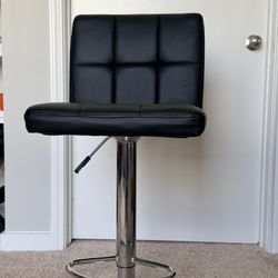 Set of 2 Adjustable Bar Stools – Black Faux Leather