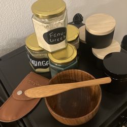 Everything must go in 48 hrs! ⚡️ Perfect for creators, filmmakers, or anyone building an aesthetic workspace or prop setup.  Includes: • Classic black