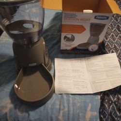 PETMATE Automated Digital Peter Feeder