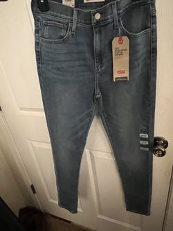 Womans Levis Size 4 And 8