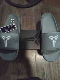 Nike Kobe off court slides size 10