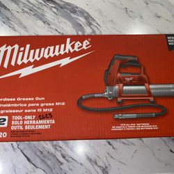 Milwaukee M12 Grease Gun