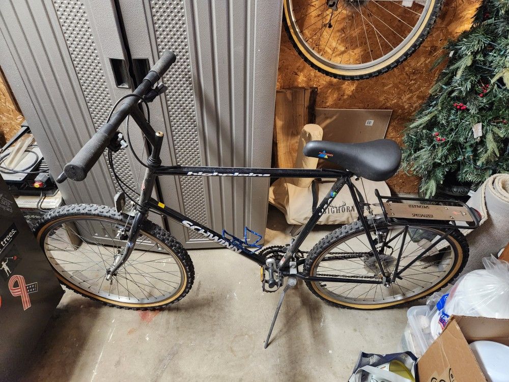 Schwinn Highplains Mountain Bikes - 2