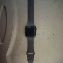 SE Watch With Belkin Universal Charger