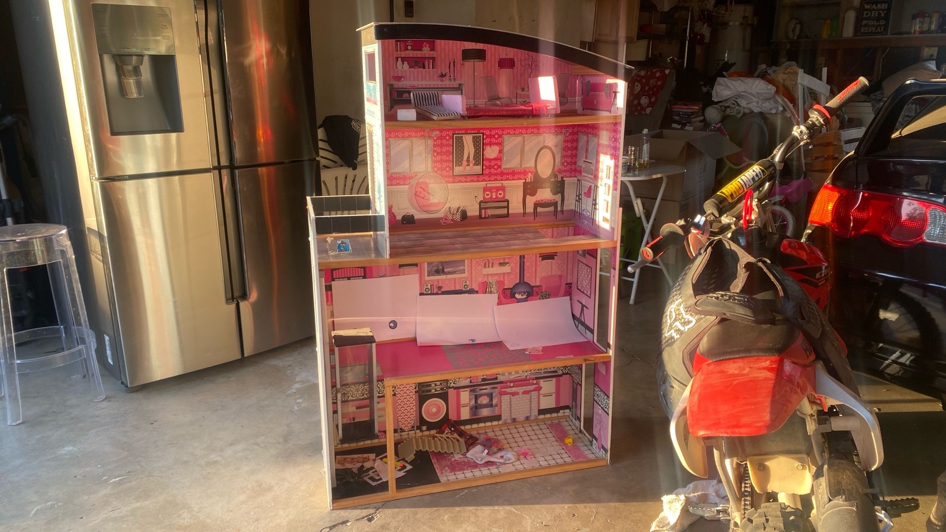 Doll House SOLD AS IS