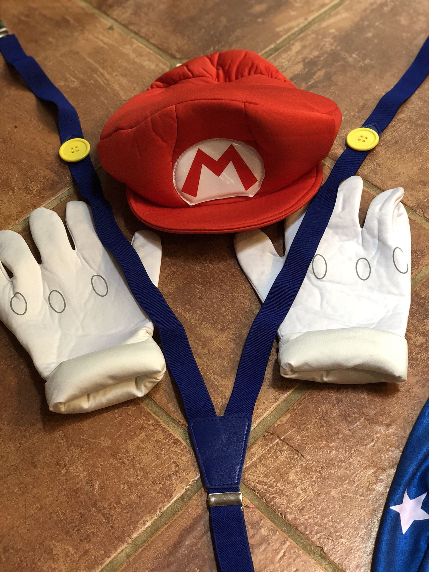 Super Mario costume items
