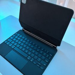 Ipad Apple keybord (price can be negotiated)