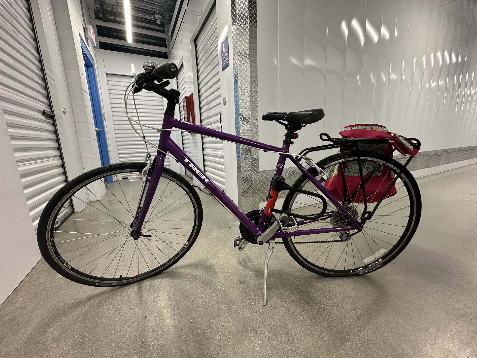 Trek FX 7.2 Hybrid Road Bike – Lightweight & Smooth Ride