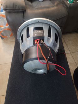 13W7 JL Audio no box