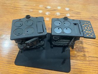 Cast Iron Miniature Wood Stove Replicas – Set of 2