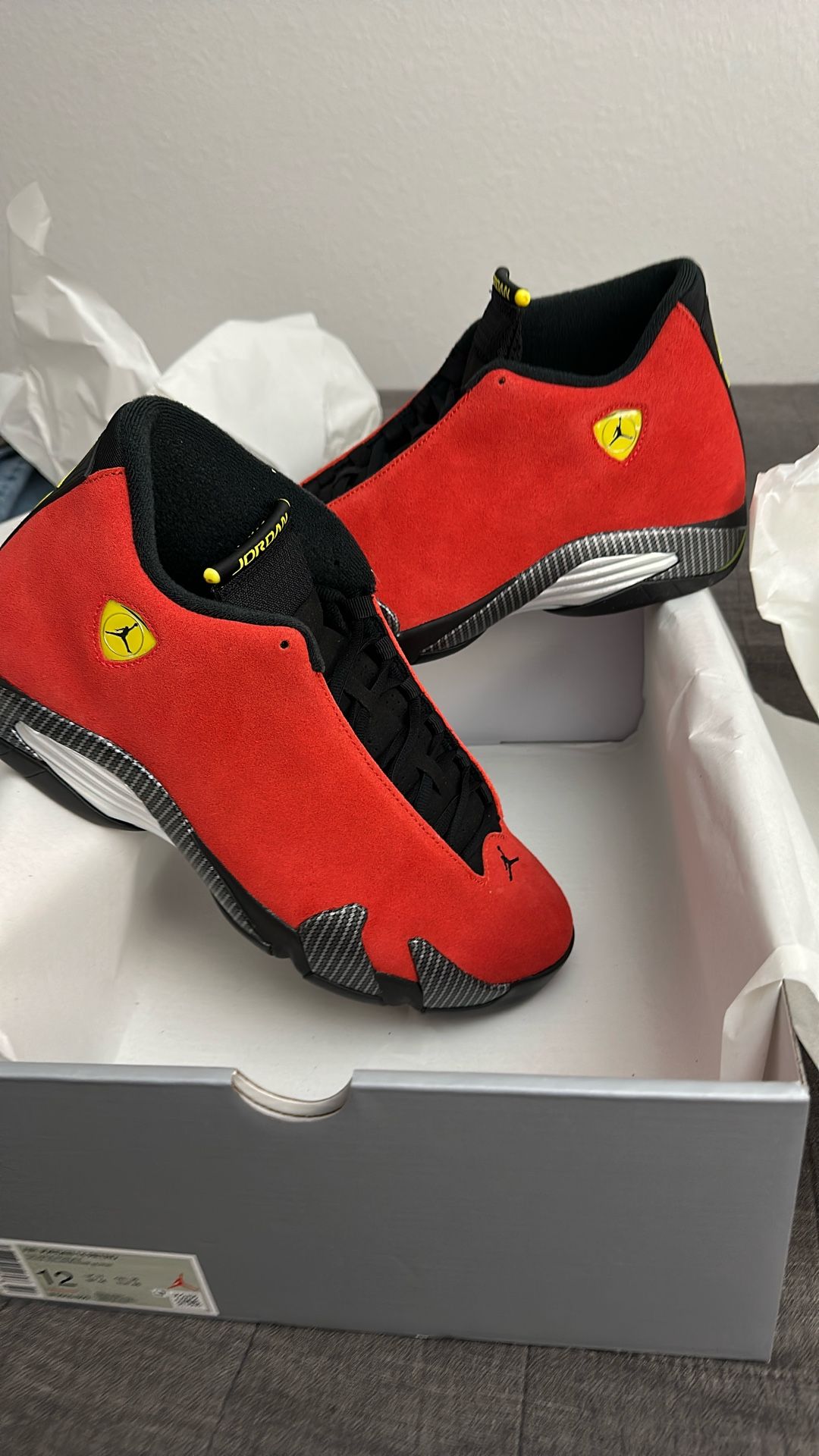 Air Jordan 14 Retro 'Ferrari' 2025 SIZE 12