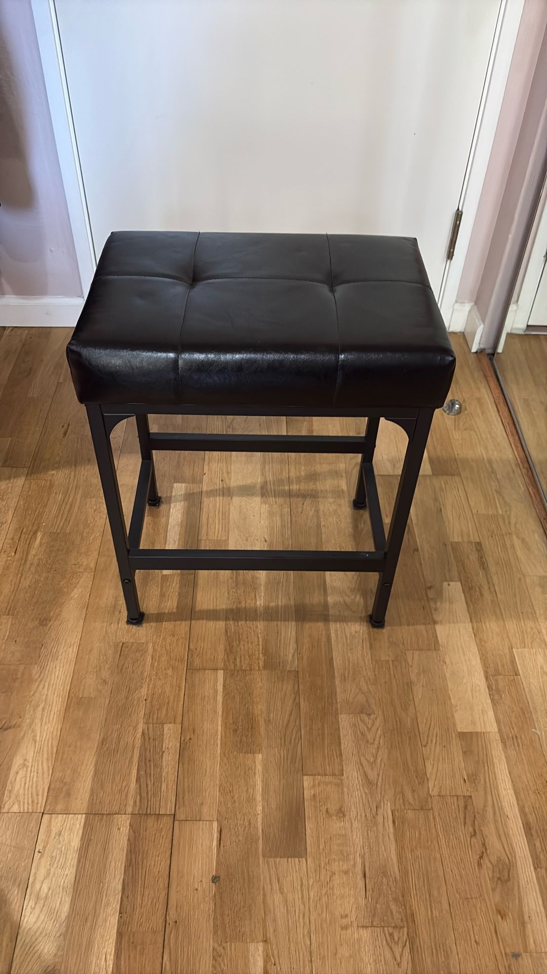 Bar stool 