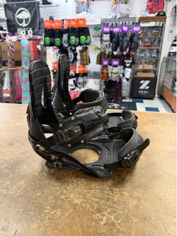Forum Republic large snowboard, bindings, certified with warranty, located at Sin City Snowboards
