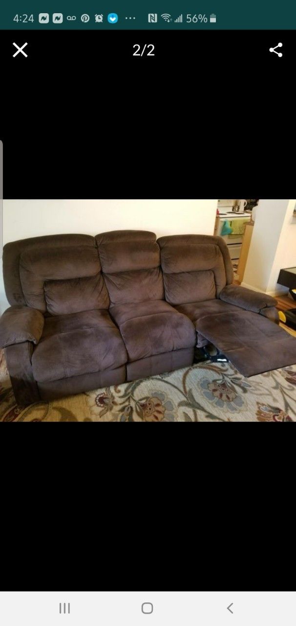 Recliner Sofa and loveseat smoke and pet free home