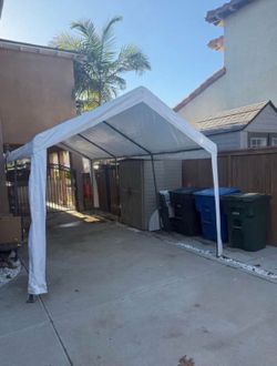 Canopy tent (as shown)