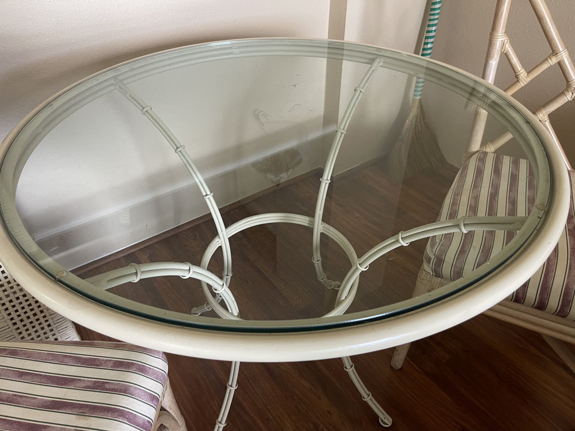 Glass Table Top With Chairs $50